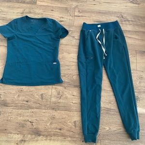 Figs Zamora Jogger and Figs Casma Pocket Top- Limited Edition Set in Teal.